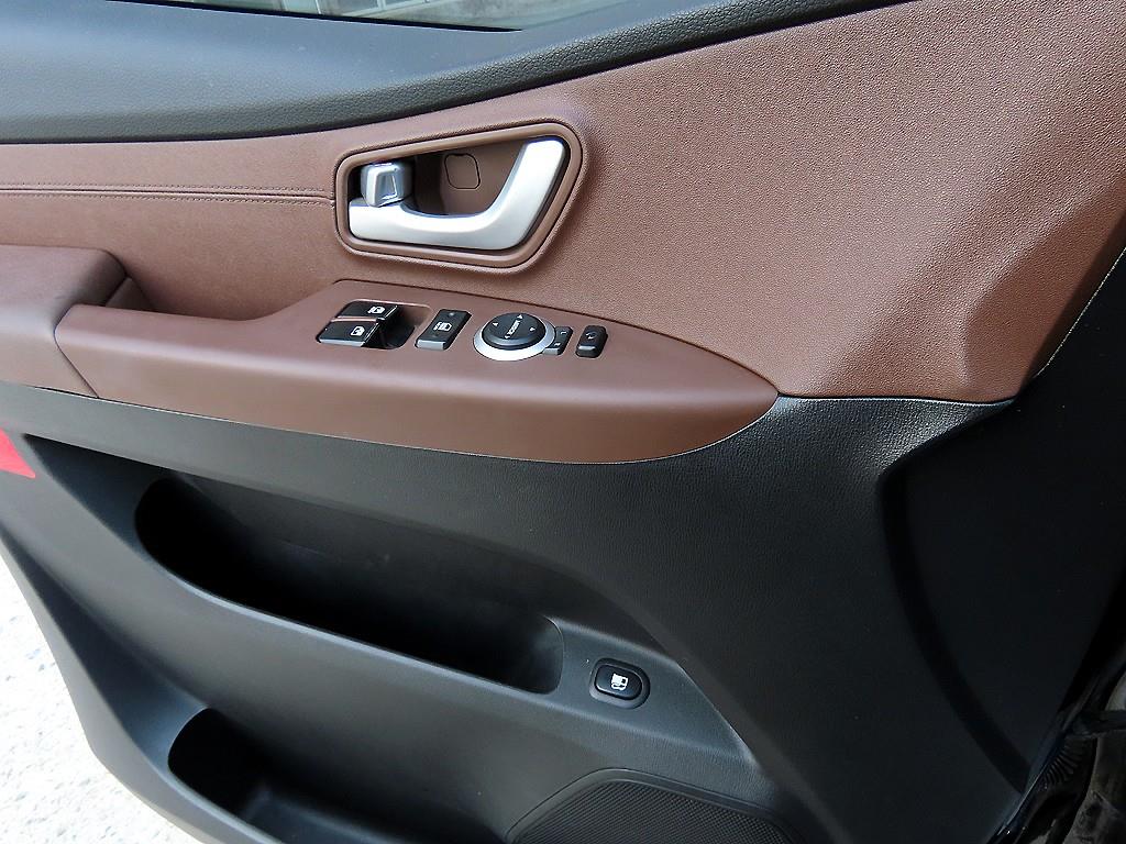 Hyundai Starex — photo 12