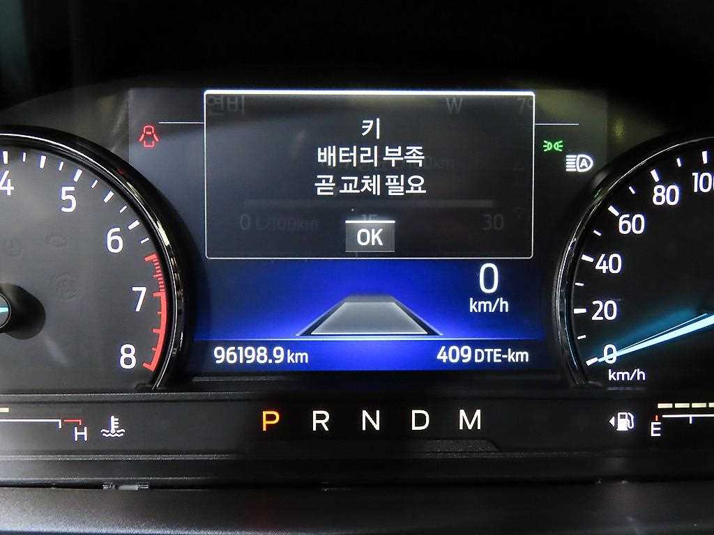 Ford Explorer — photo 10