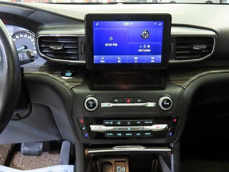 Ford Explorer — photo 11