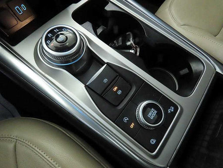 Ford Explorer — photo 12