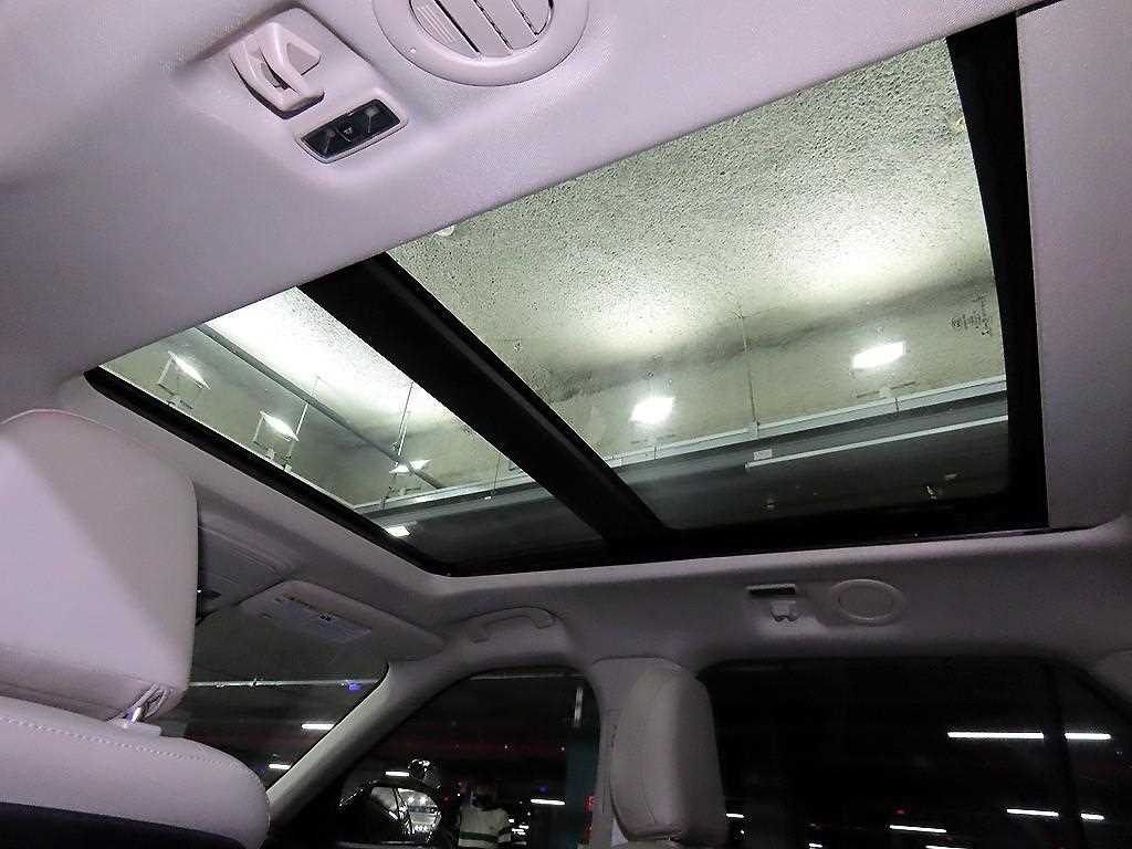 Ford Explorer — photo 14