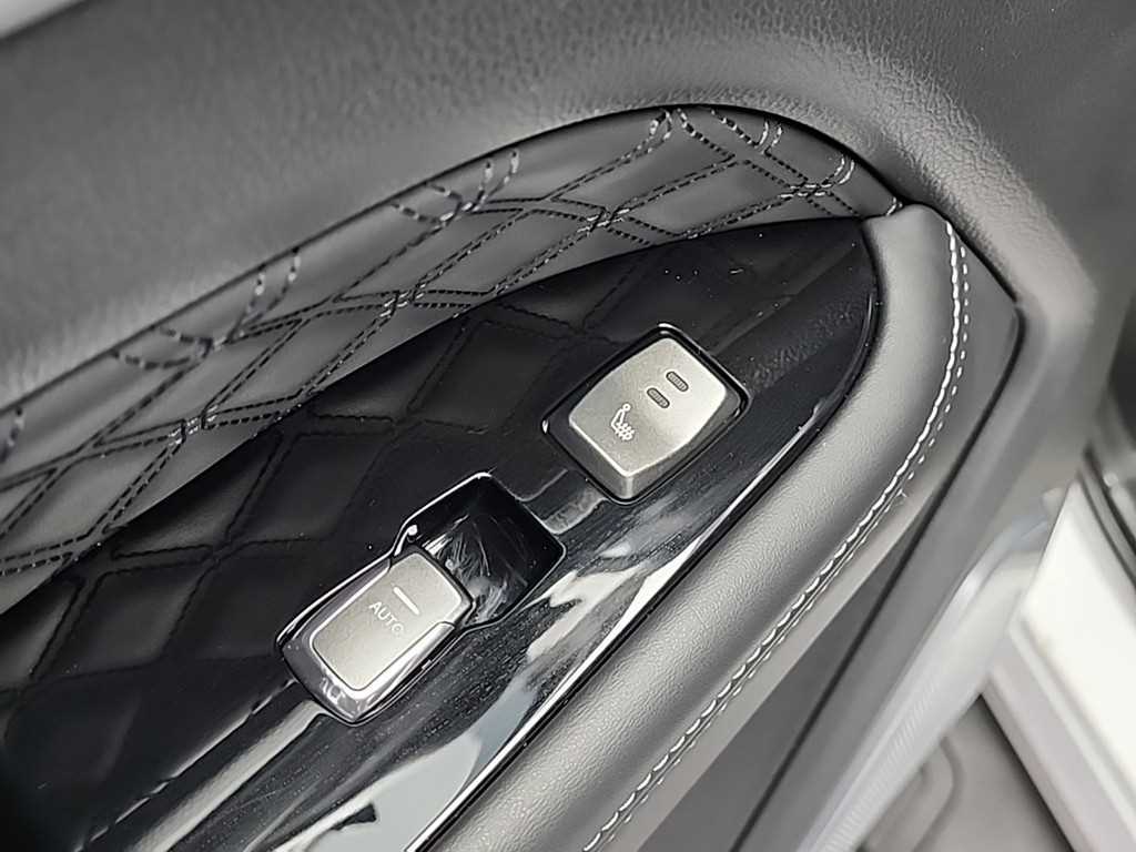 KGM Rexton — photo 14
