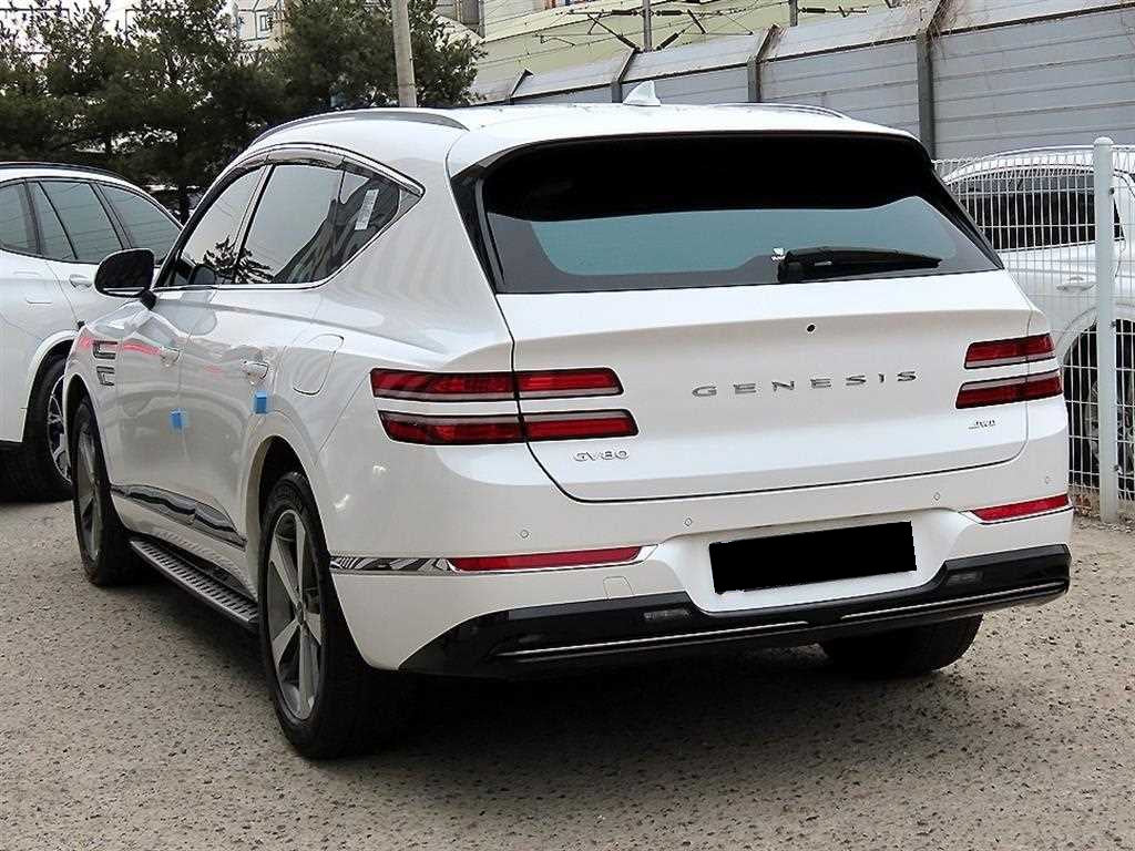 Genesis GV80 — photo 03
