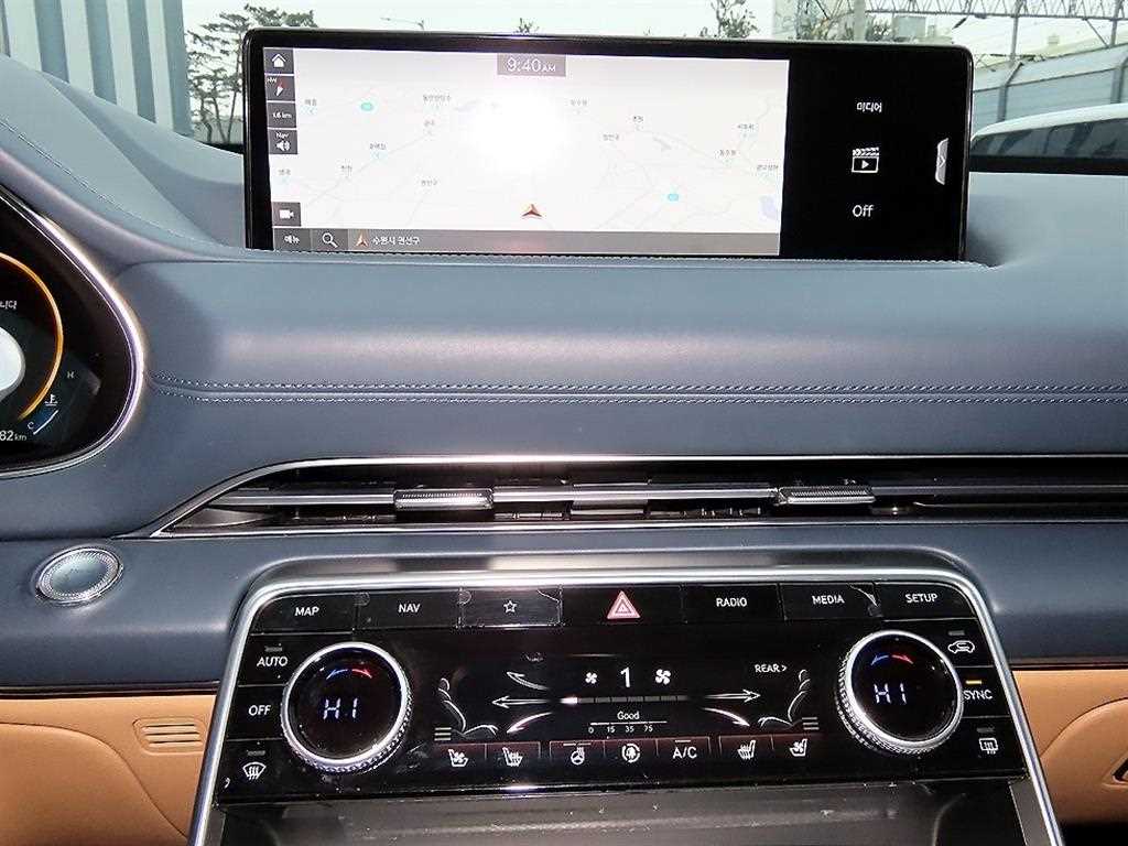 Genesis GV80 — photo 13
