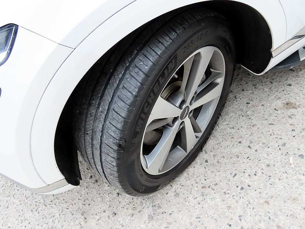 Genesis GV80 — photo 20