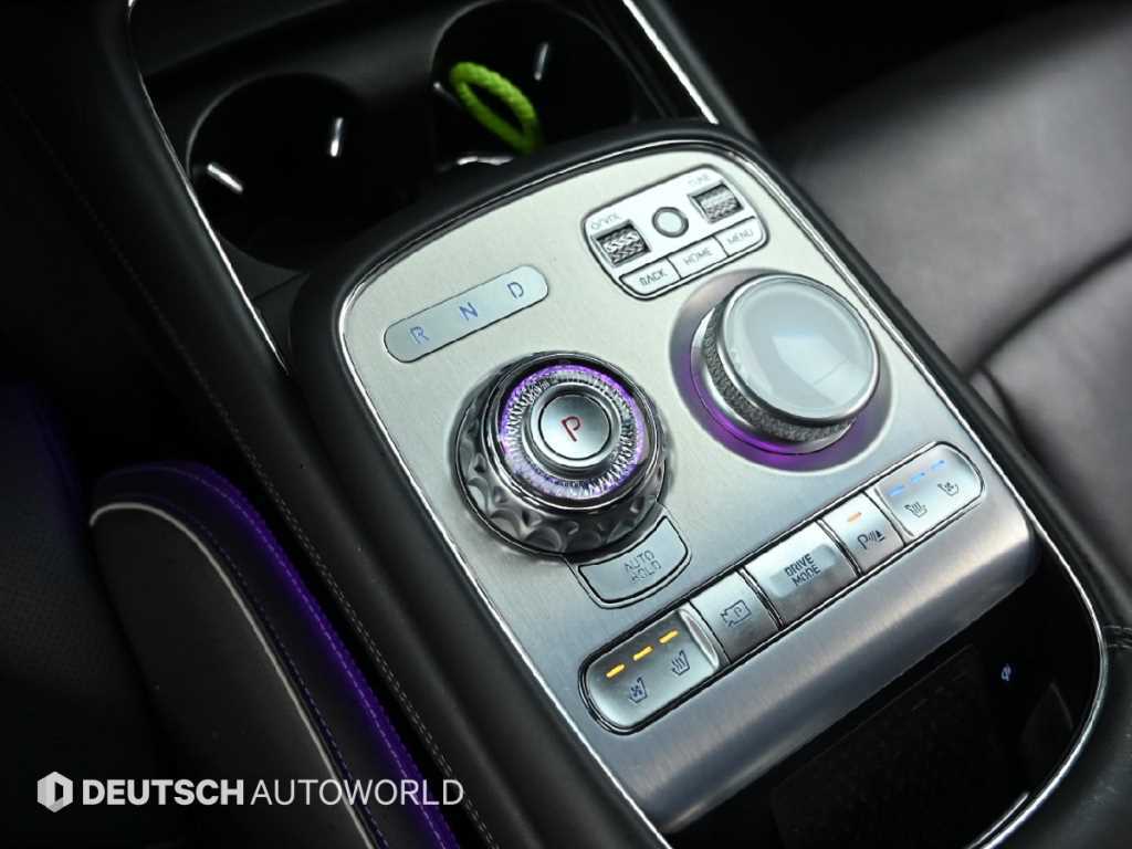 Genesis G90 — photo 09