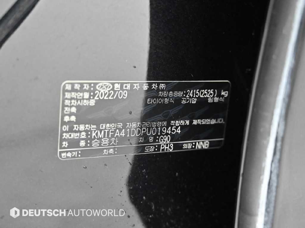 Genesis G90 — photo 20
