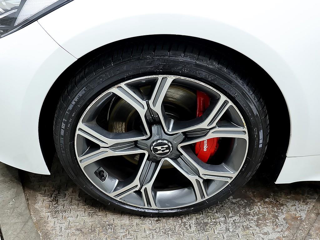 Kia Stinger — photo 08