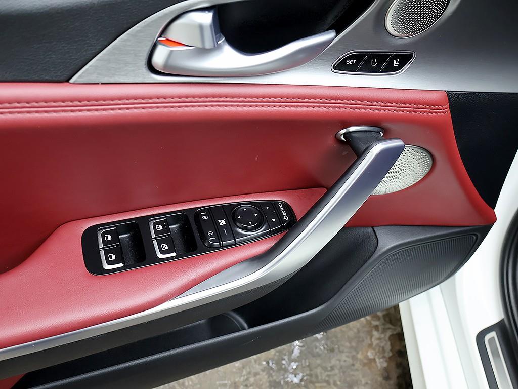 Kia Stinger — photo 13