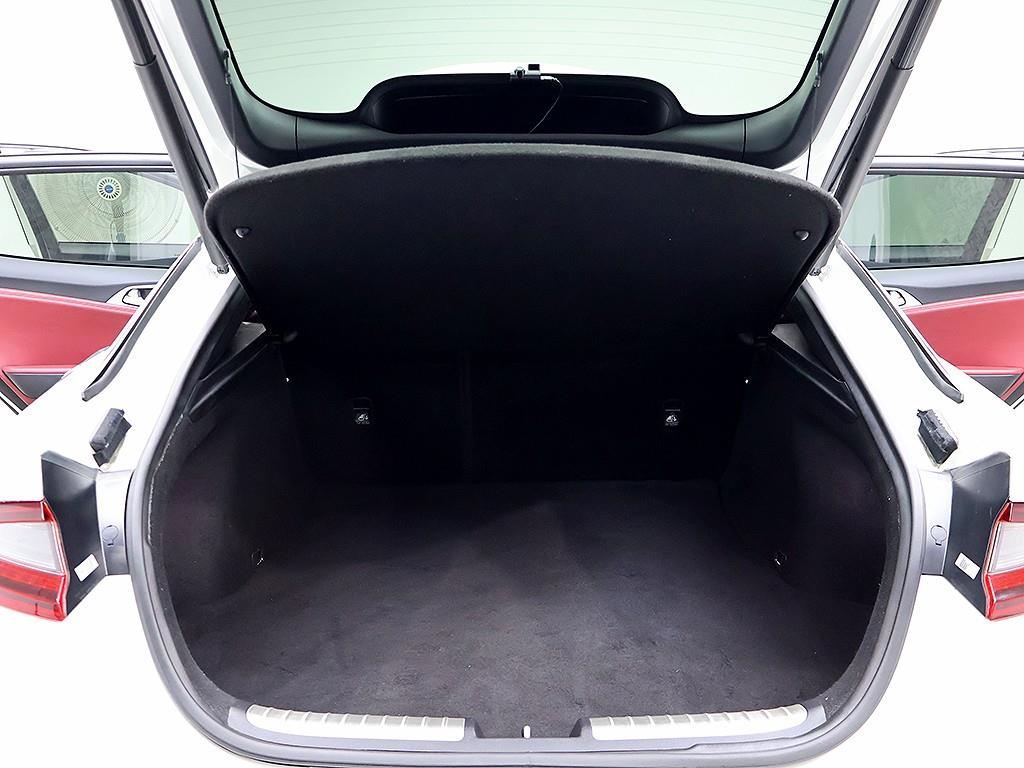 Kia Stinger — photo 15