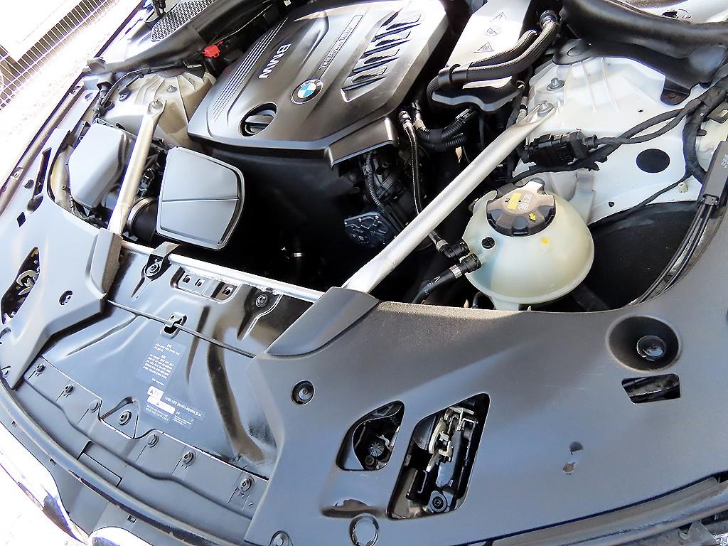 BMW 5-Series — photo 19