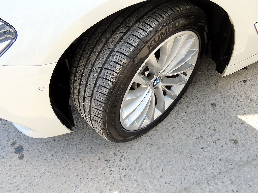 BMW 5-Series — photo 20
