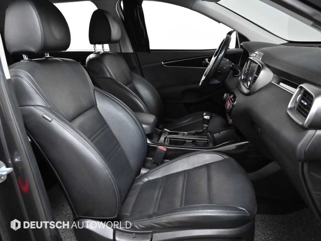 Kia Sorento — photo 10