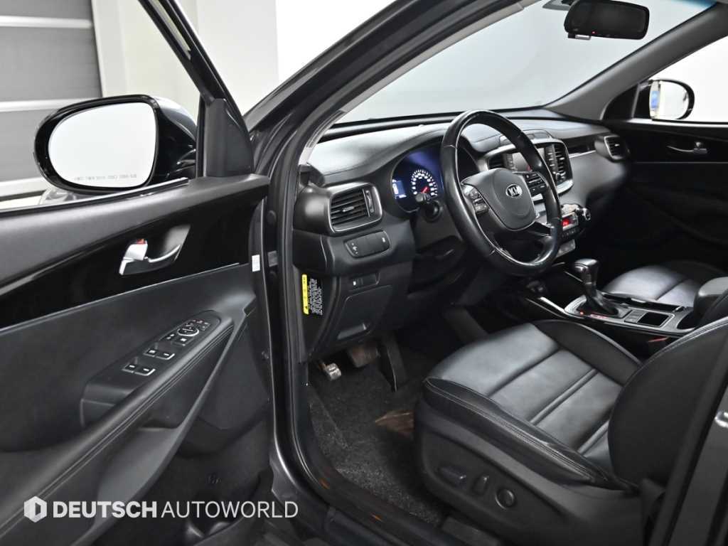 Kia Sorento — photo 11