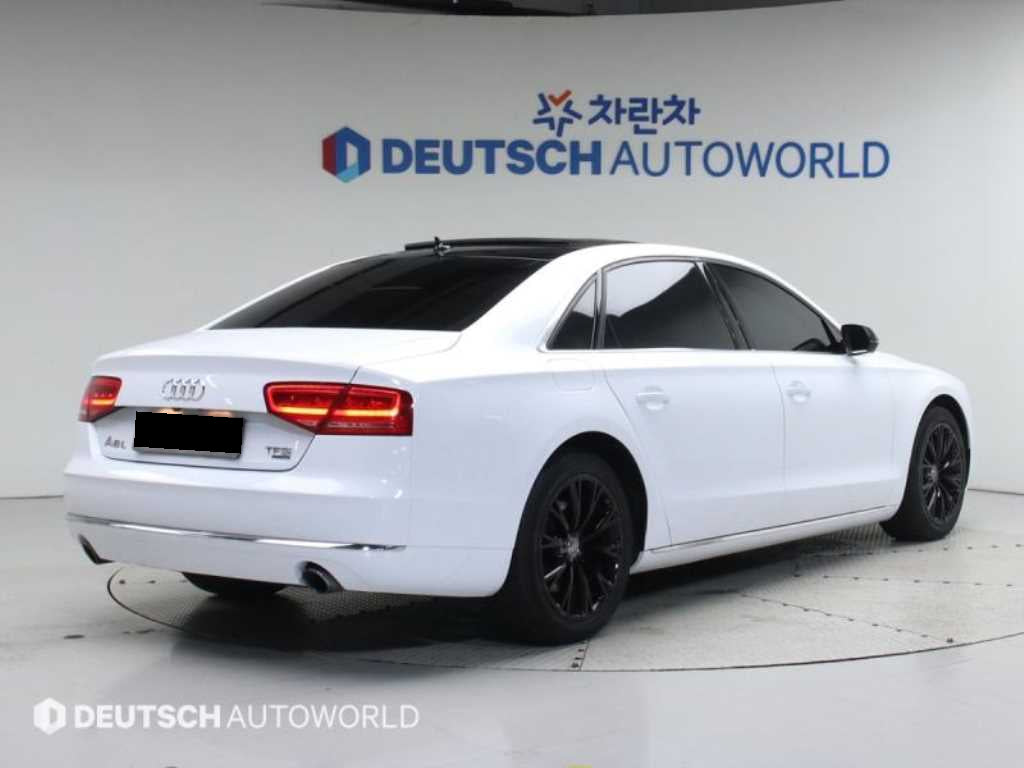 Audi A8 — photo 02