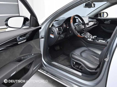 Audi A8 — photo 11
