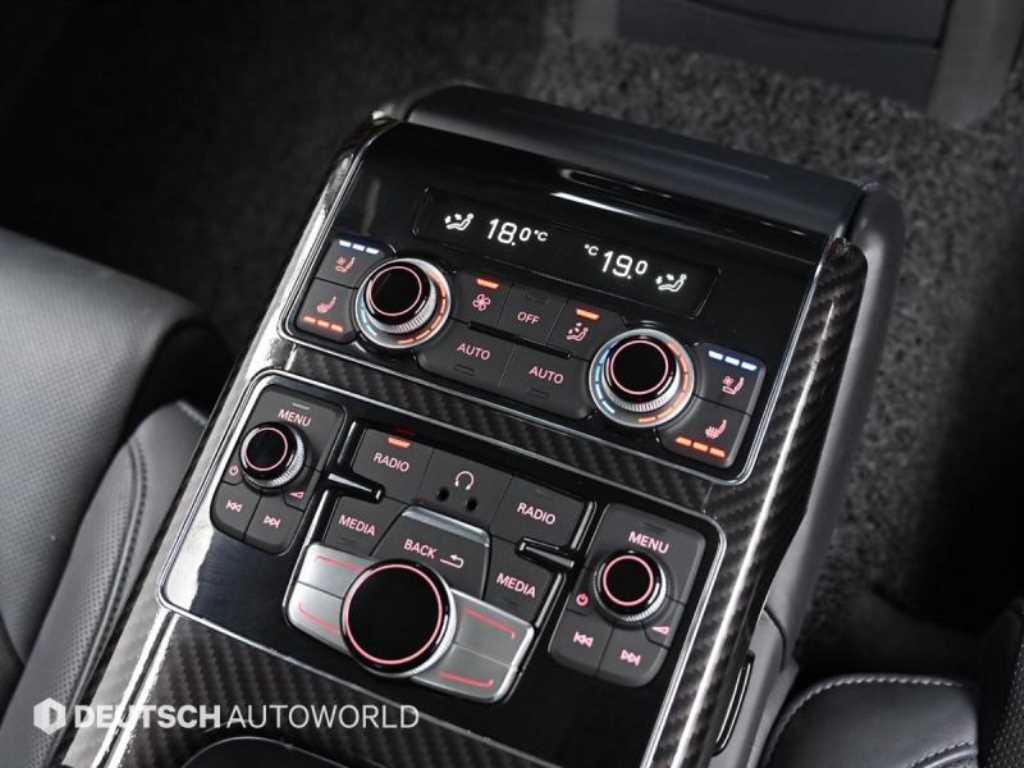 Audi A8 — photo 16