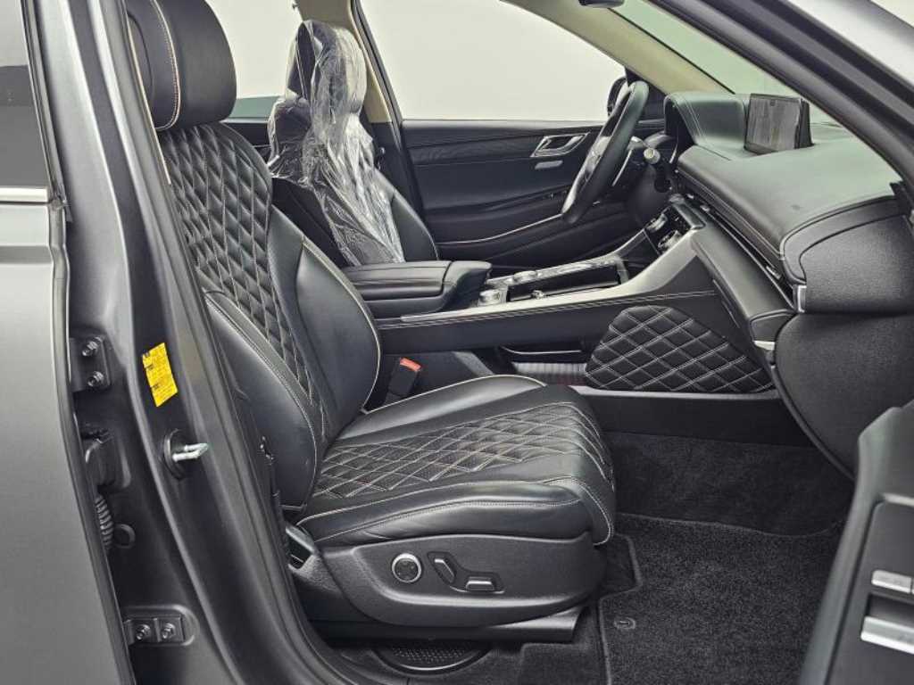 Genesis GV80 — photo 10
