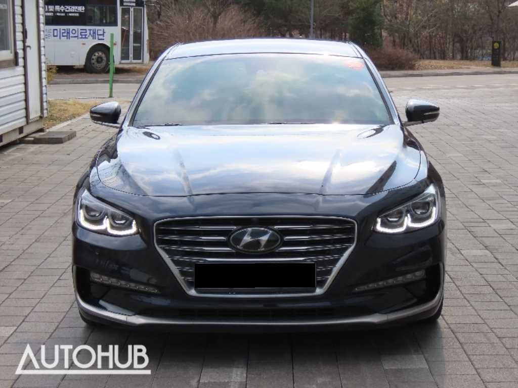 Hyundai Grandeur — photo 01