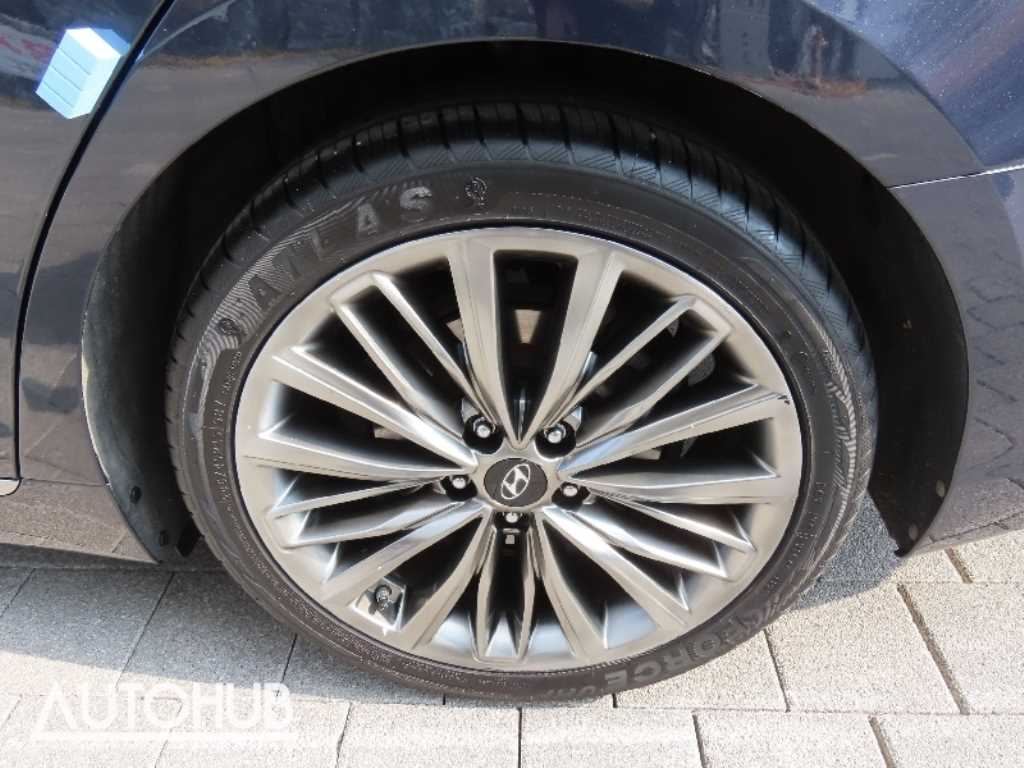 Hyundai Grandeur — photo 18