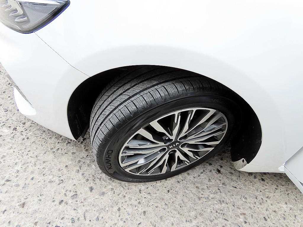 Kia K7 — photo 20