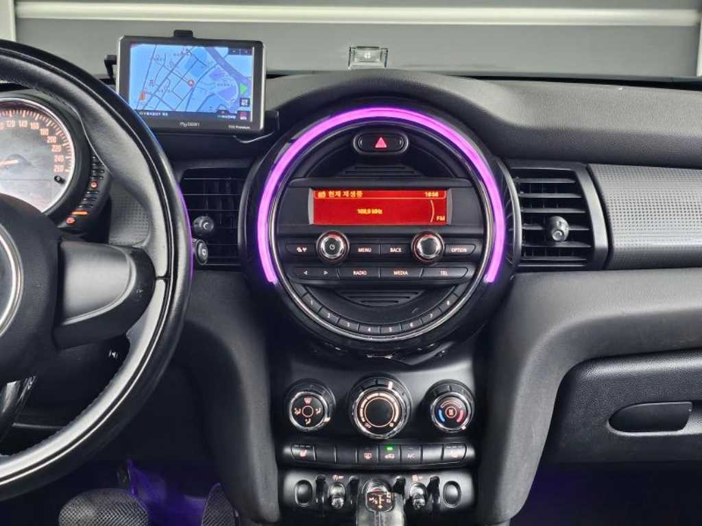 Mini Cooper — photo 14