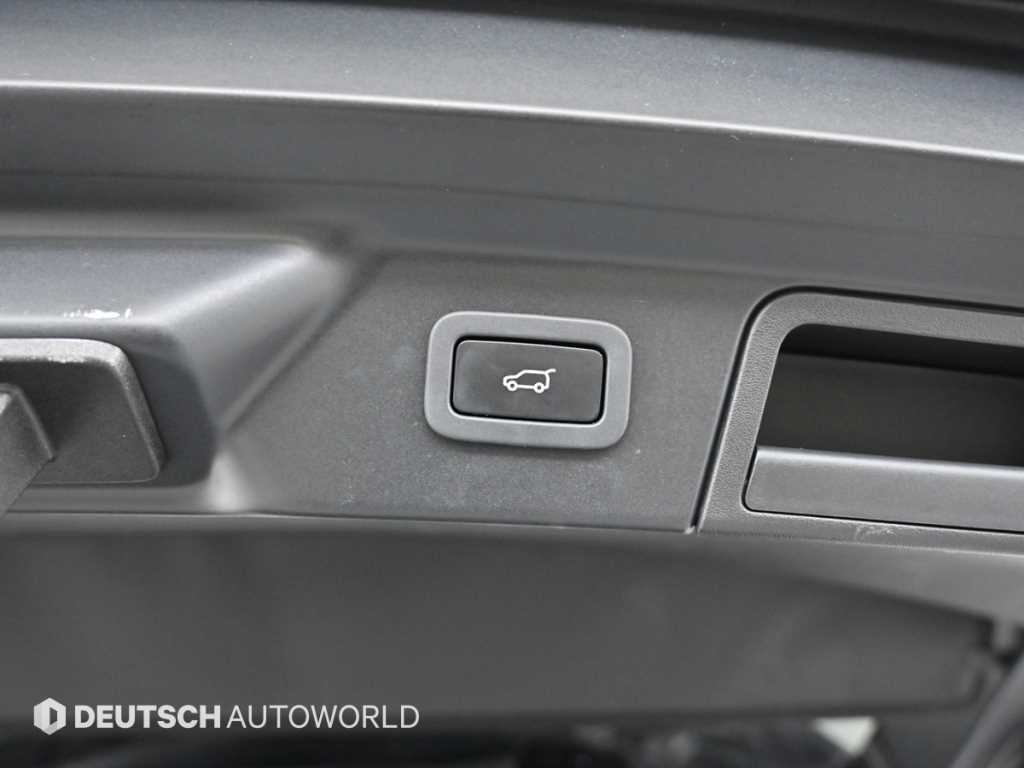 Land Rover Range Rover Velar — photo 20