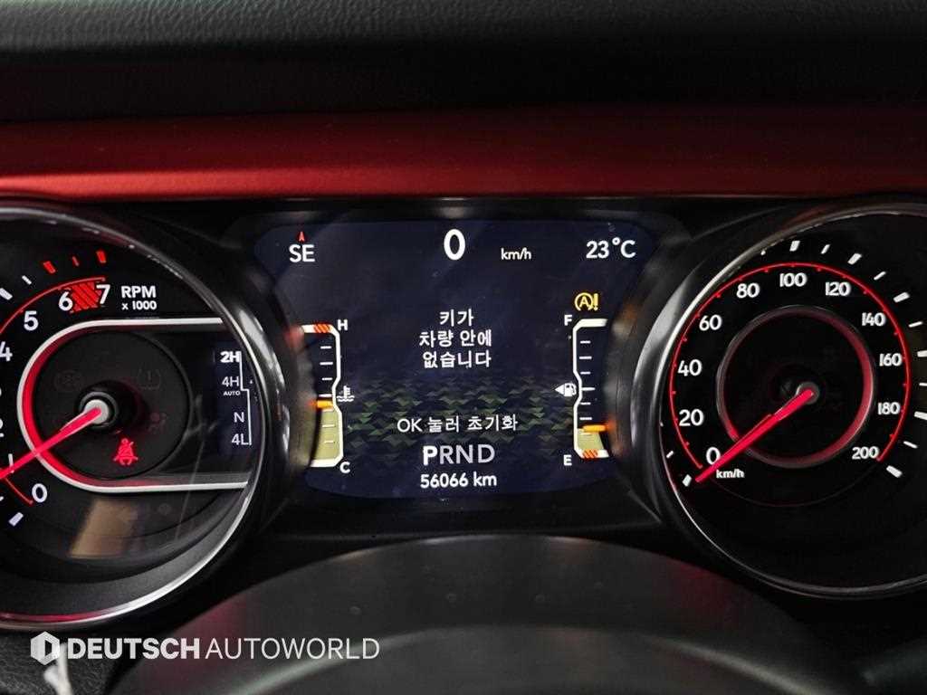 Jeep Wrangler — photo 08
