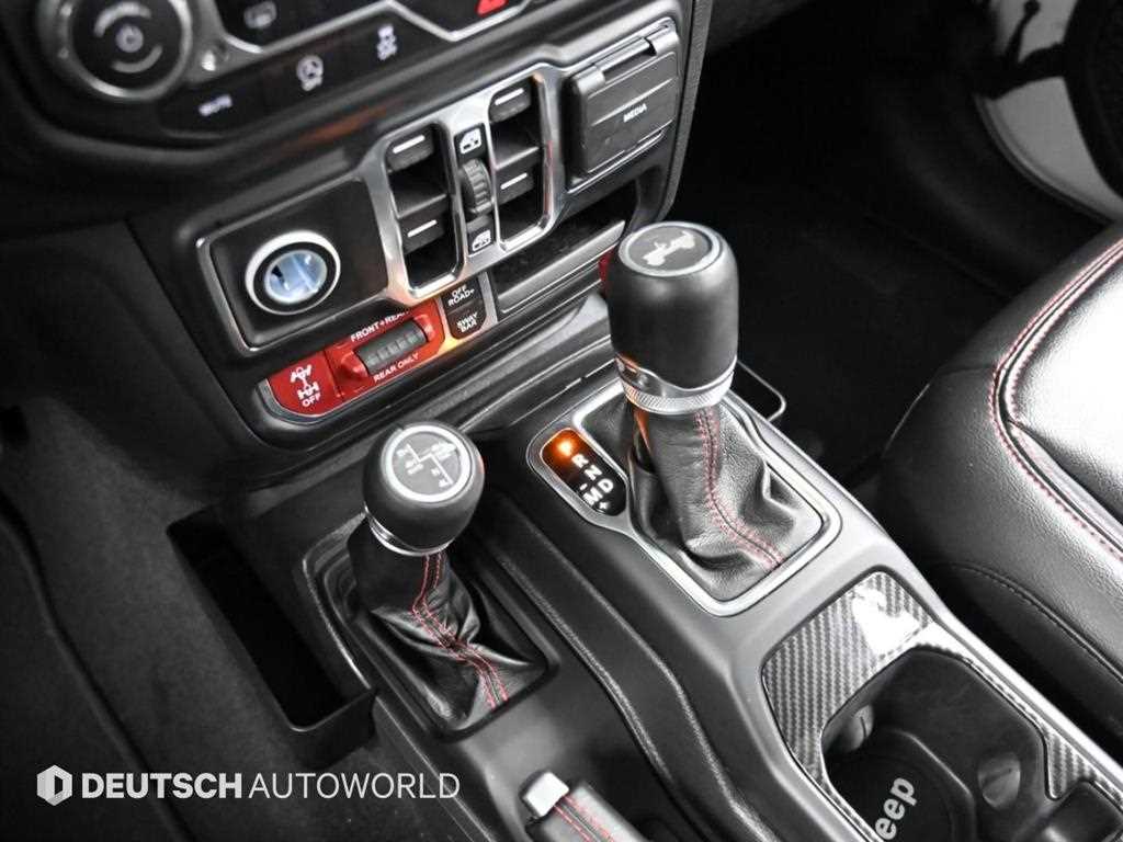 Jeep Wrangler — photo 09