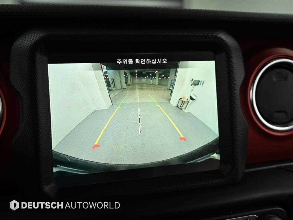 Jeep Wrangler — photo 15