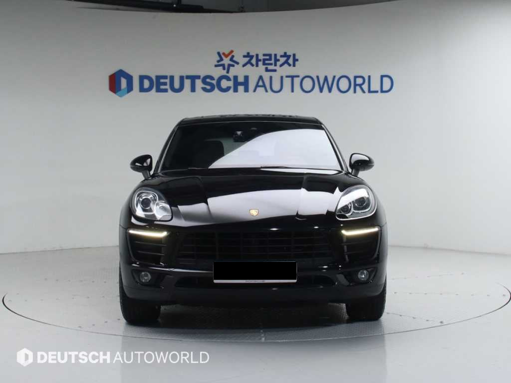 Porsche Macan — photo 04
