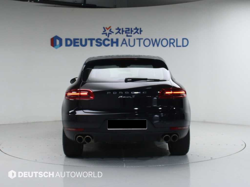 Porsche Macan — photo 05