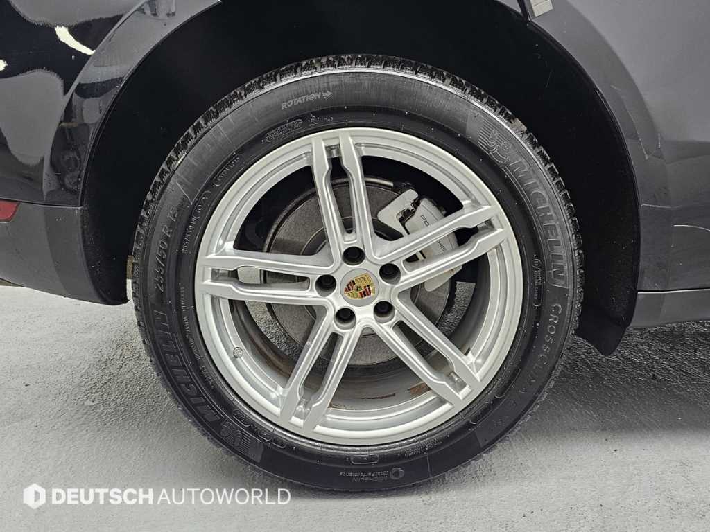 Porsche Macan — photo 06