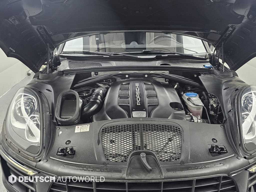 Porsche Macan — photo 07