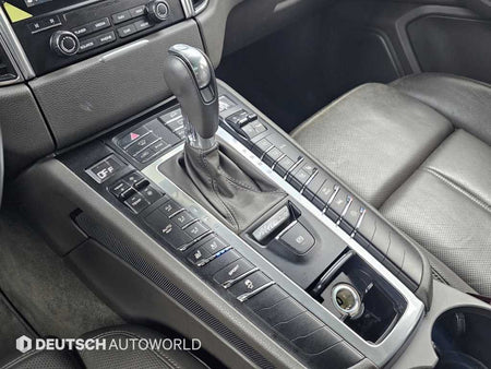 Porsche Macan — photo 10