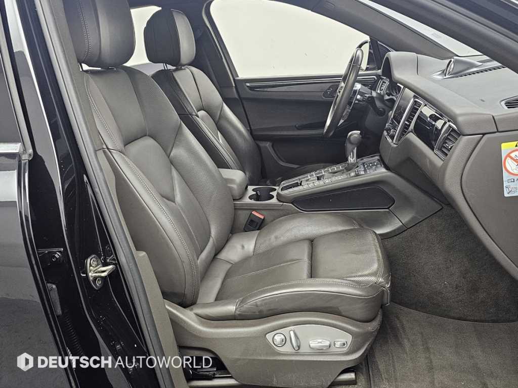 Porsche Macan — photo 11