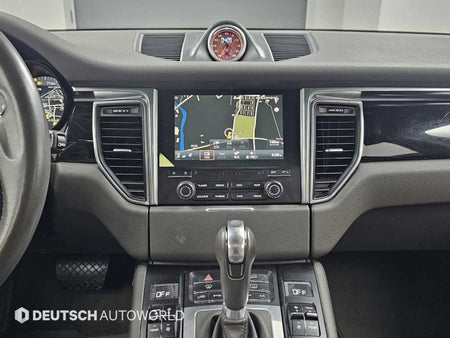 Porsche Macan — photo 15