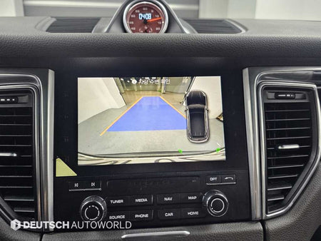 Porsche Macan — photo 16