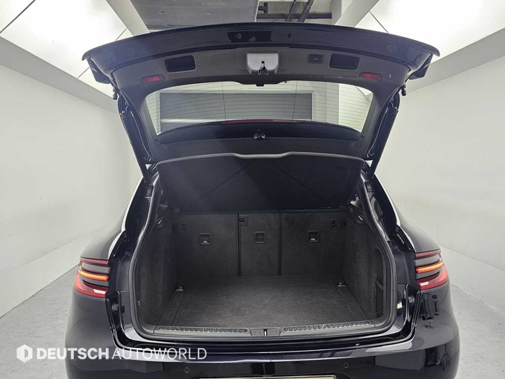 Porsche Macan — photo 20