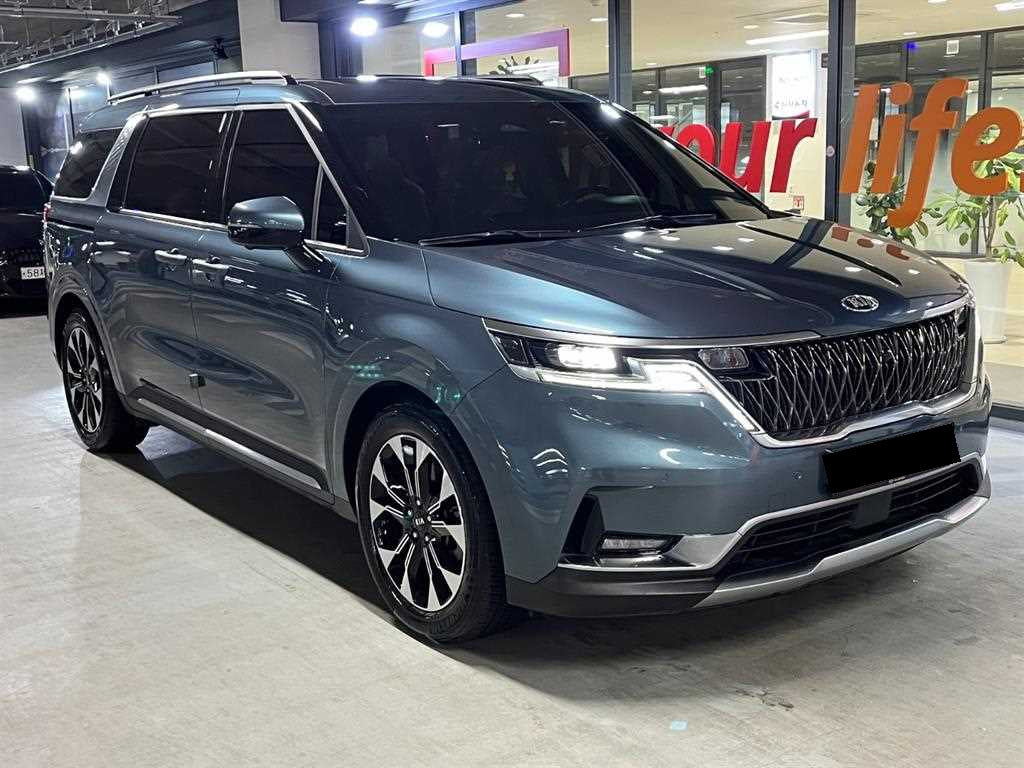 Kia Carnival — photo 02