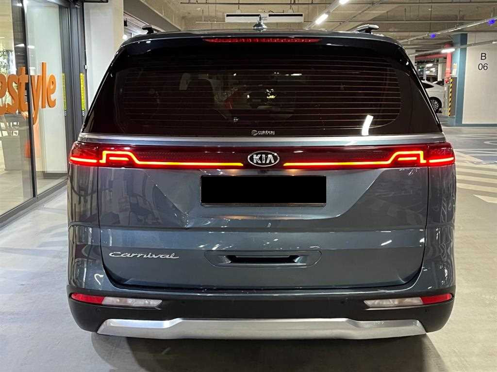 Kia Carnival — photo 05