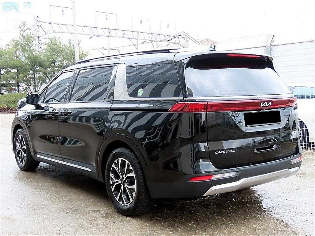 Kia Carnival — photo 03