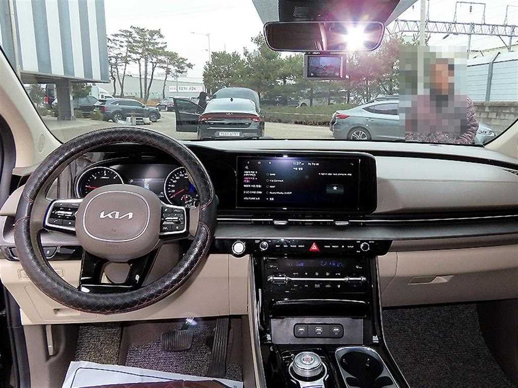 Kia Carnival — photo 08