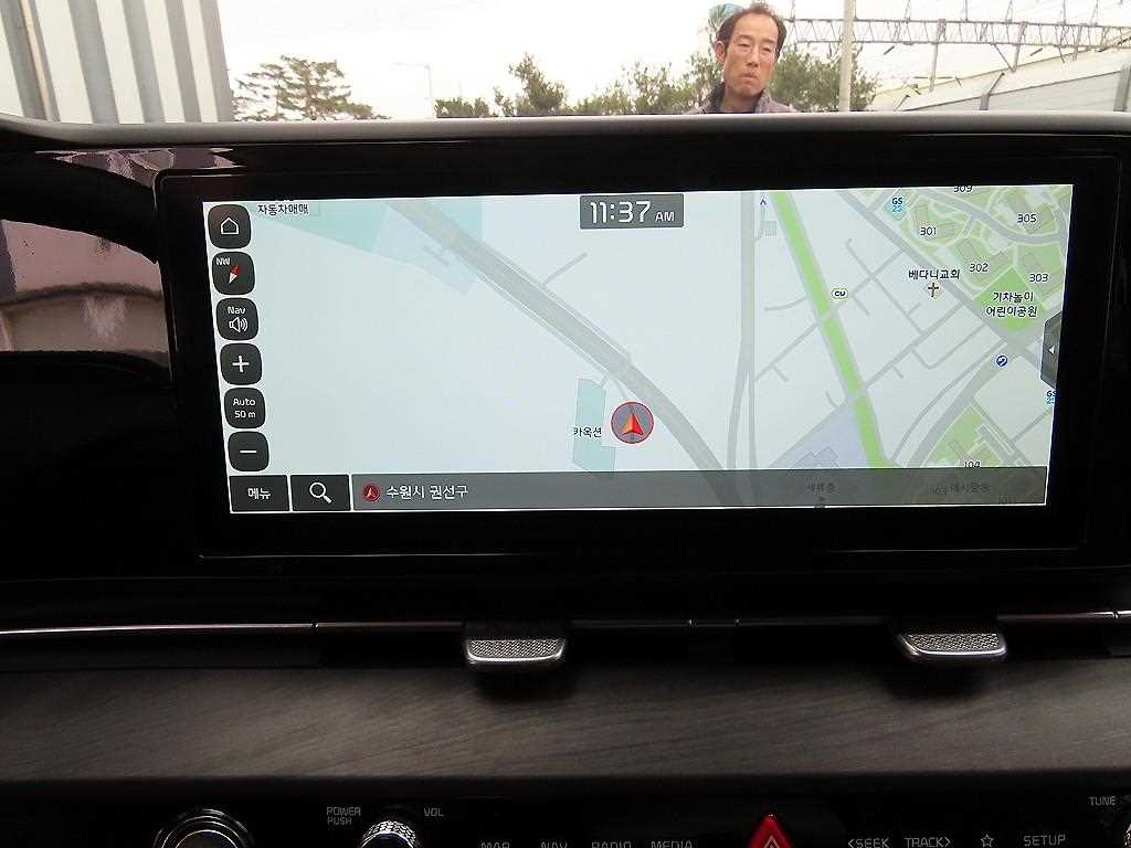 Kia Carnival — photo 13