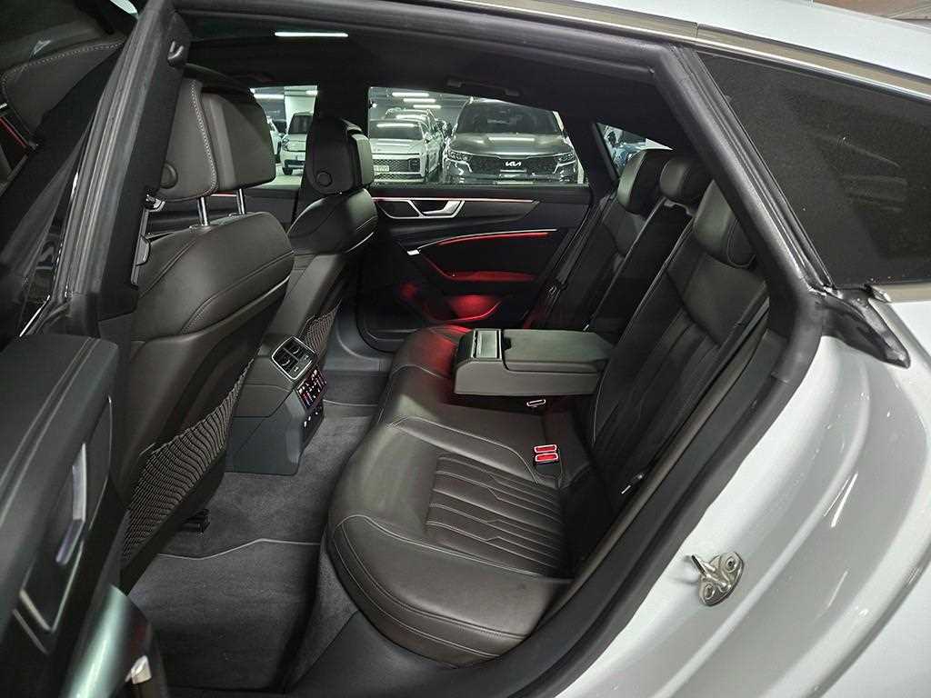 Audi A7 — photo 06