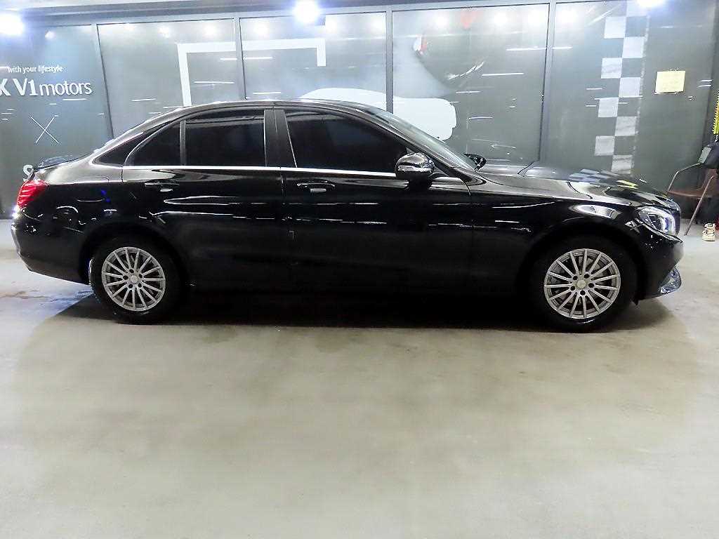 Mercedes-Benz C-Class — photo 03
