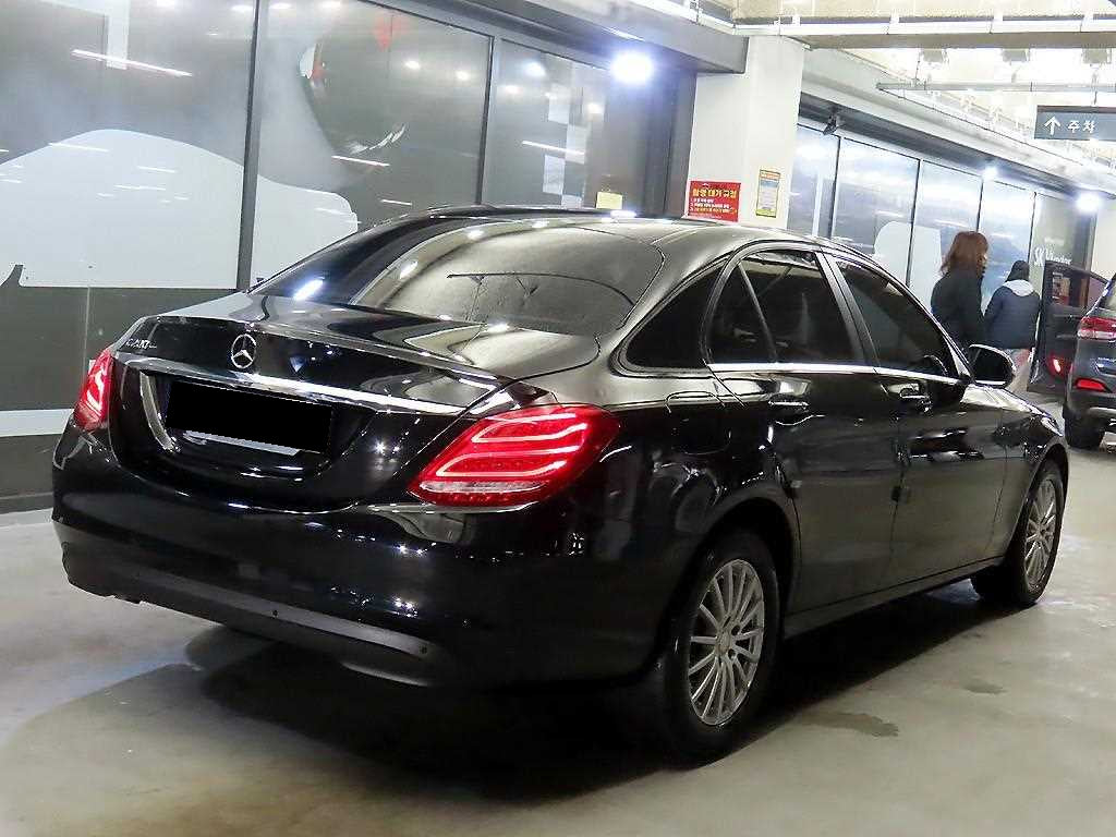 Mercedes-Benz C-Class — photo 04