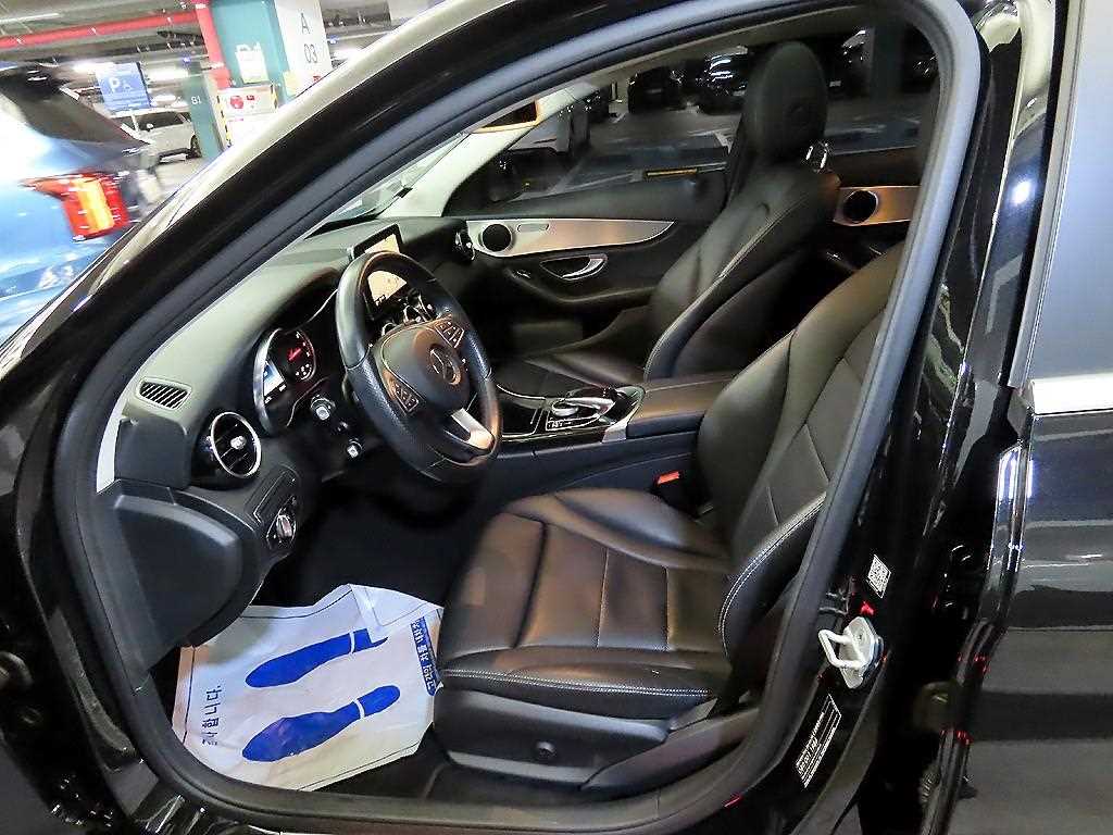 Mercedes-Benz C-Class — photo 06