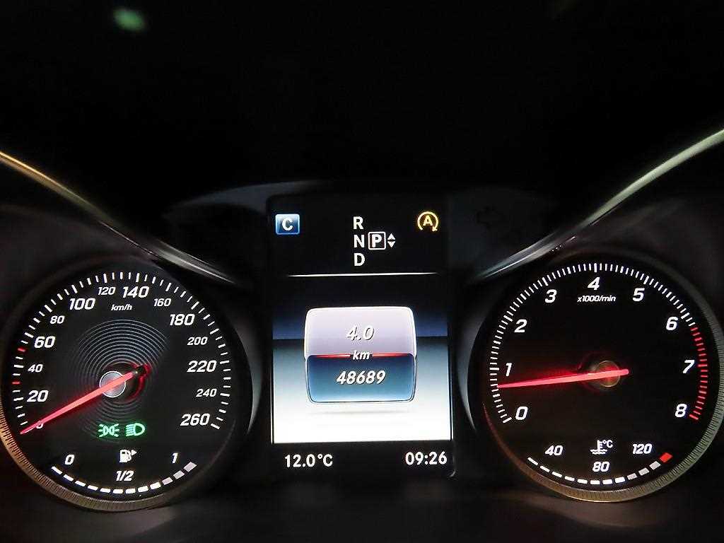 Mercedes-Benz C-Class — photo 09