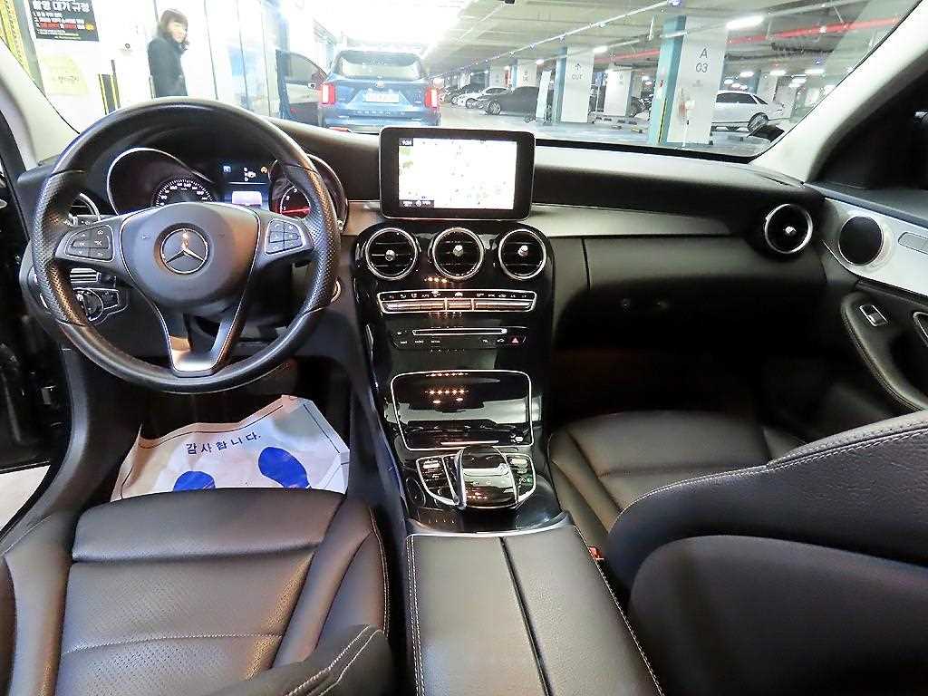 Mercedes-Benz C-Class — photo 10